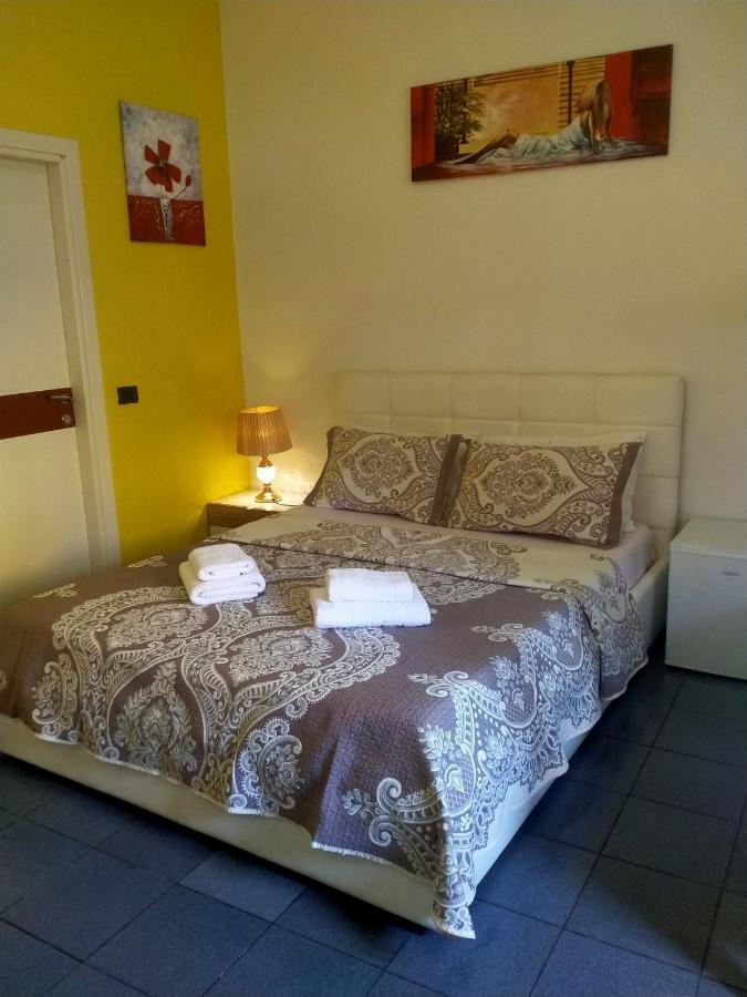 טיראנה Orange Villa Hotel מראה חיצוני תמונה